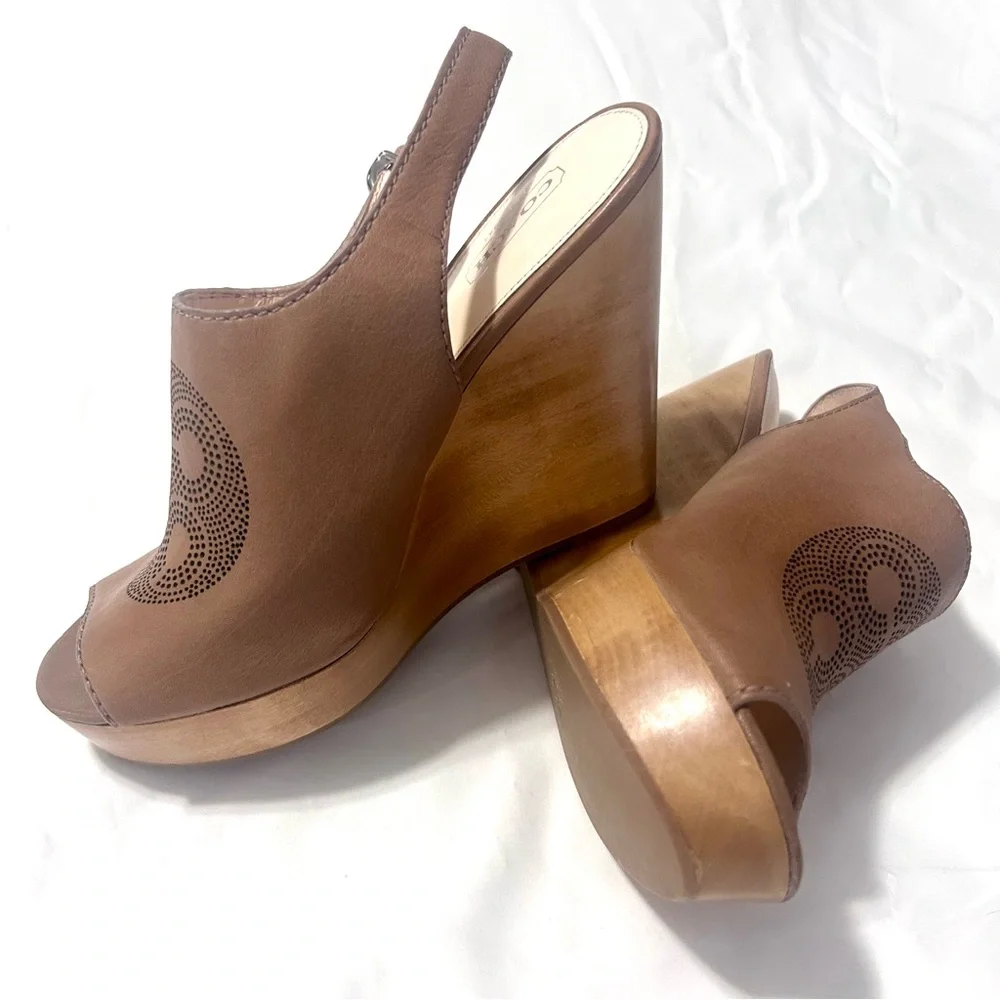 Coach Jade Beige Leather Wedge Sandals.8B - Picture 2 of 16